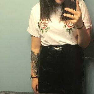 White floral aplique t shirt